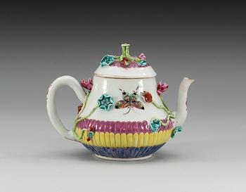 A famille rose tea pot with cover, Qing dynasty, 18th Century.