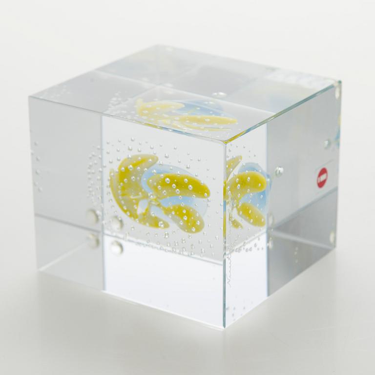 Oiva Toikka, årskub 2000, signerad Oiva Toikka Nuutajärvi 2000,  934/2000.