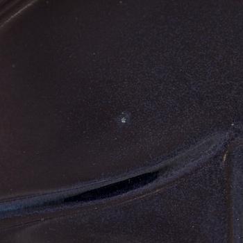 Birger Kaipiainen, decorative plate, ceramic, stamped "Violetta 1967 Arabia Finland Kaipiainen Invenit".