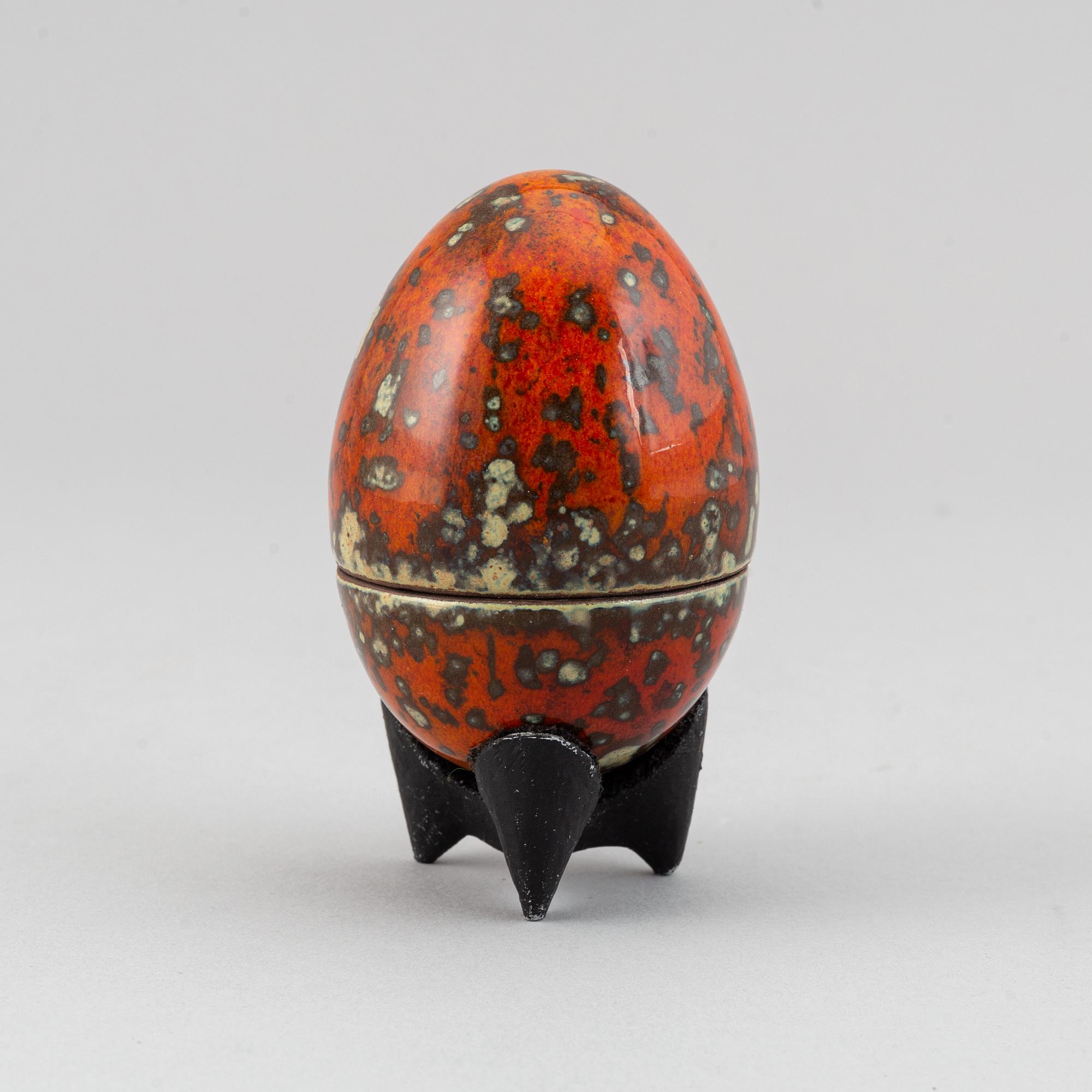Hans Hedberg, a signed faience egg with stand, Biot, France.