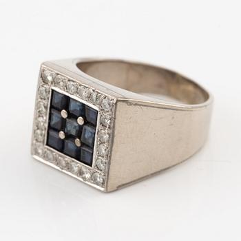 Ring, 14K white gold with sapphires and brilliant-cut diamonds.