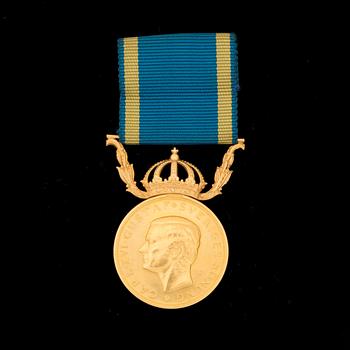 MEDALJ, 23k guld, "För nit och redlighet i rikets tjänst", 1979. Total vikt 14 g.