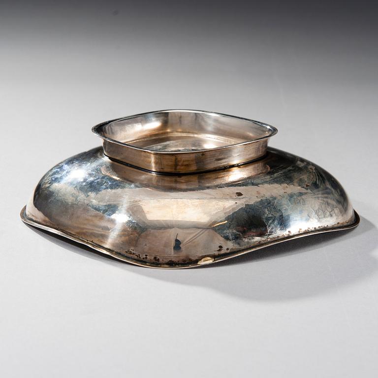 SKÅL, silver, Auran Kultaseppä, Åbo 1979. Vikt 193 g.