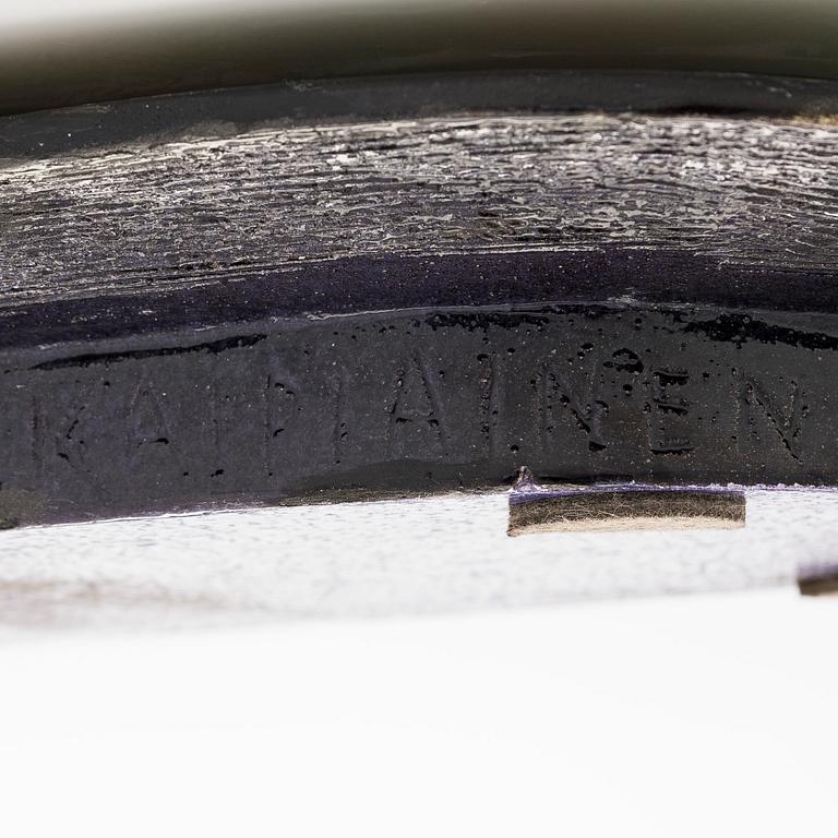 Birger Kaipiainen, a stoneware decorative dish signed Kaipiainen.
