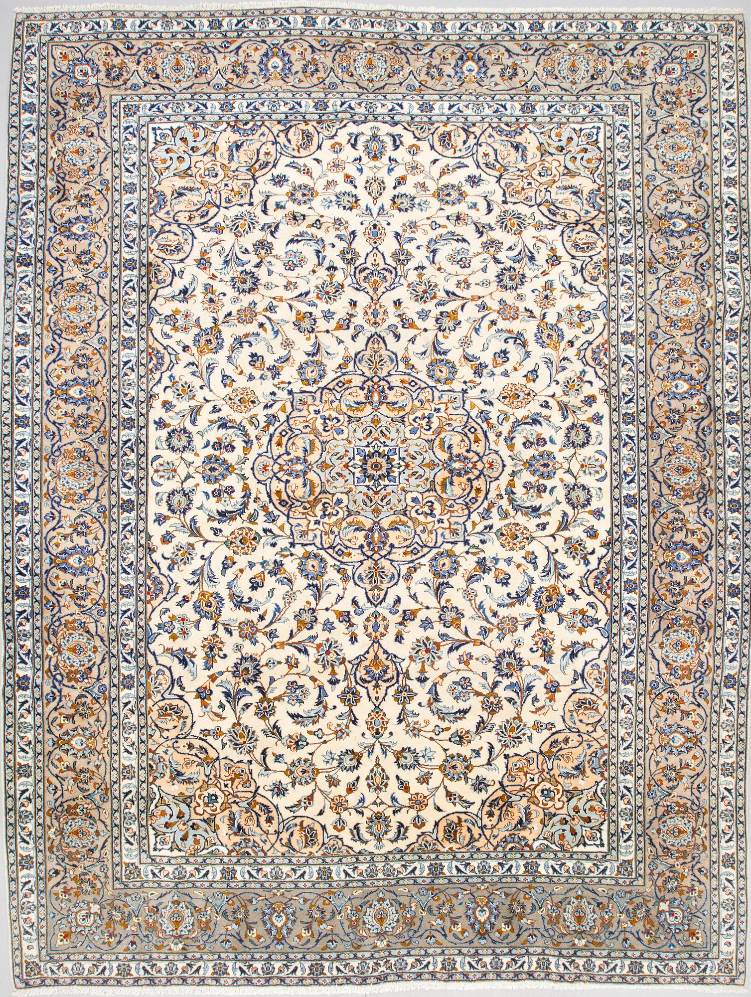 MATTA, old, Keshan, ca 395 X 299 cm.