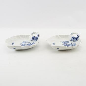 Service approximately 140 pieces "Blue Flower" Royal Copenhagen Denmark 20th century porcelain.