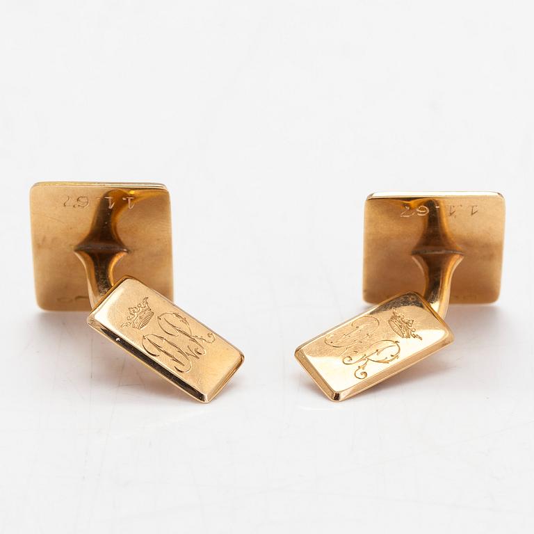 A pair of  14K gold 'Bore' cufflinks, Kultateollisuus Oy, Turku 1966.