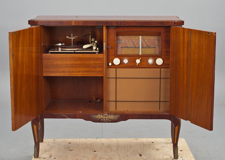 MUSIKMÖBEL, gustaviansk stil, omkring 1900-talets mitt.