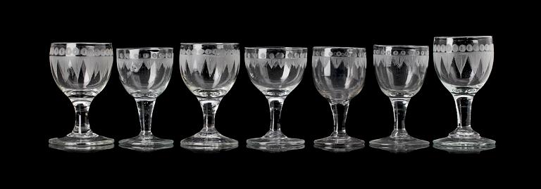 VINGLAS, 7 st, empire, 1800-talets första hälft.