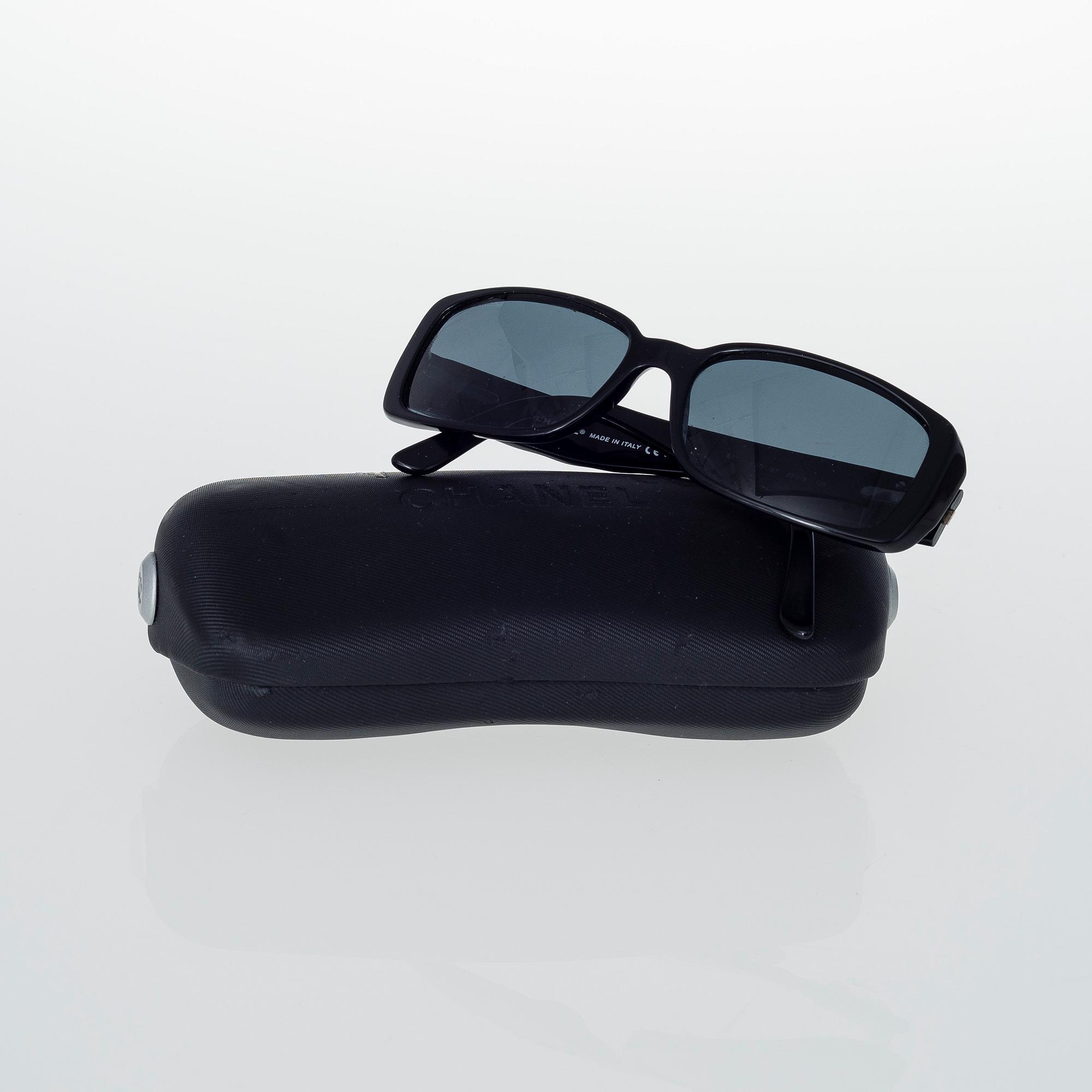 AURINKOLASIT, Chanel.