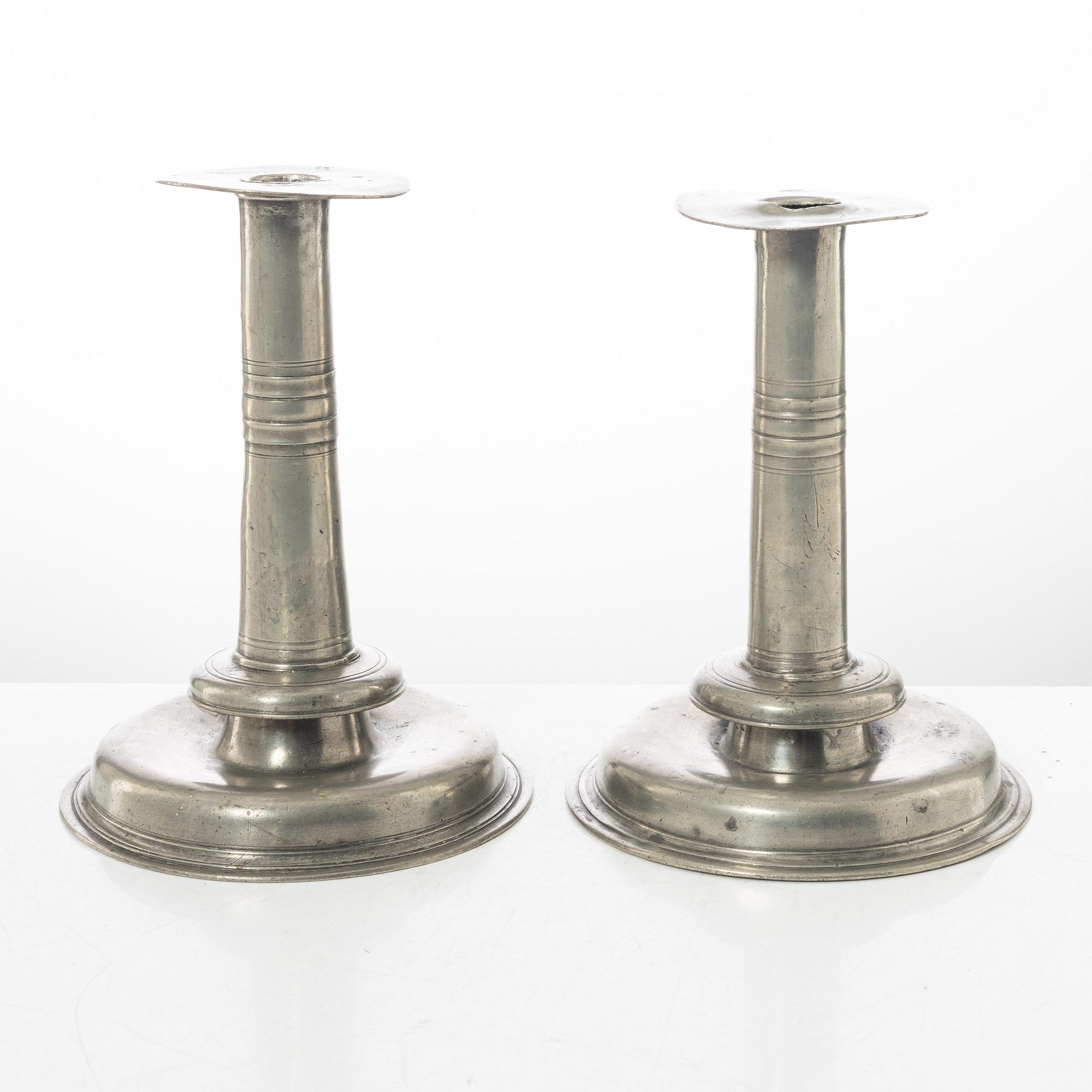 Ljusstakar, ett par, av Christopher Wickman, Stockholm 1696 och 1697, Karolinsk Barock.