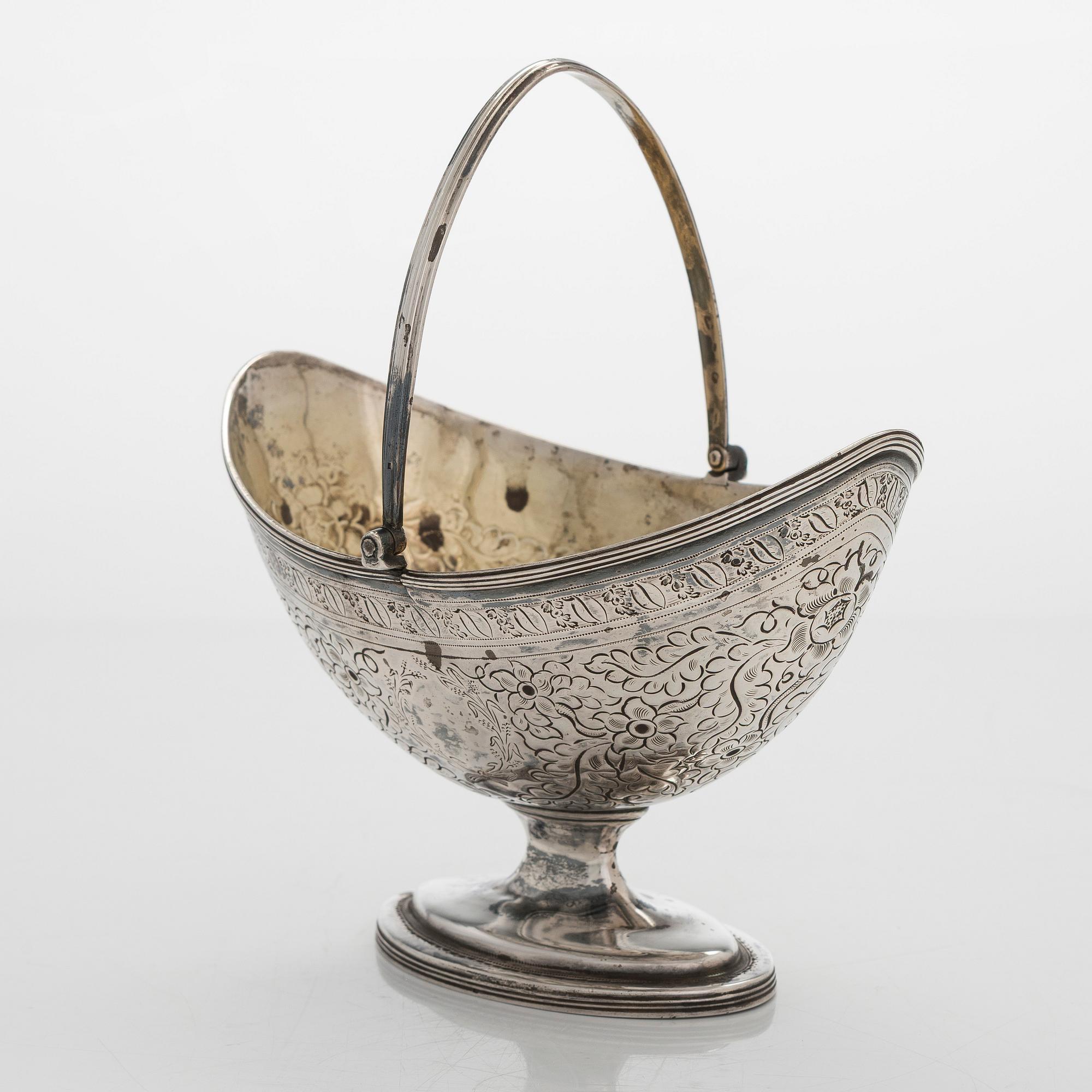 A sterling silver candy bowl, mark of William Abdy II, London, 1800.