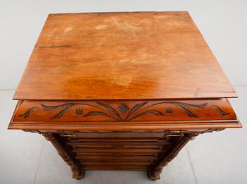 CHIFFONJÉ, 1800-talets andra hälft.