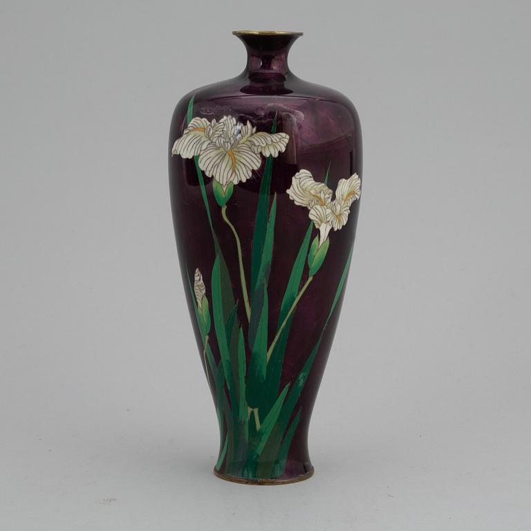 A Japanese enamelled vase, 20th century.
