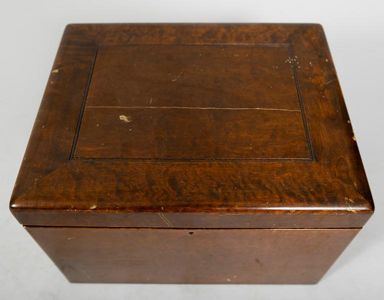 HUMIDOR, 1900-talets första hälft.