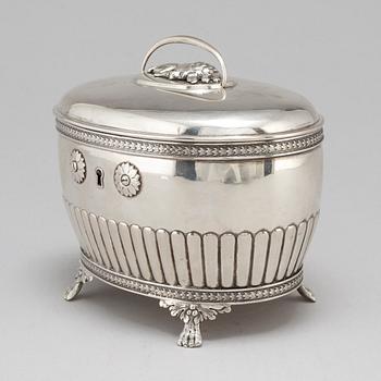 A silver sugar box by CG Hallberg Stockholm, 1912.