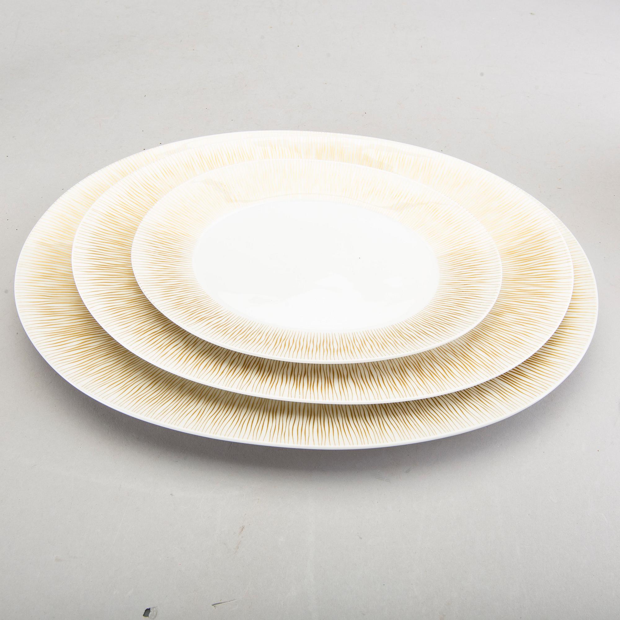 Raymand Loewy, a 56 pcs porcelain dinner service, Rosenthal, Tyskland.