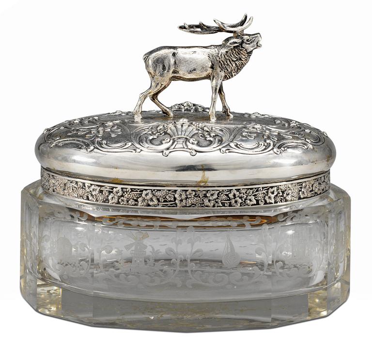 A glass and silver box and cover, prob. Holland around the turn of 19th/20th century.