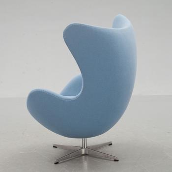 FÅTÖLJ, Arne Jacobsen "Ägget" Fritz hansen 1992.