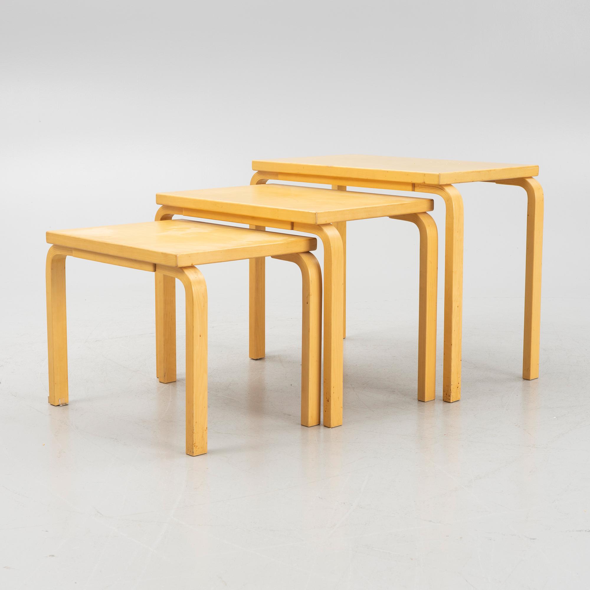 Alvar Aalto, satsbord, 3 delar, modell 88, Artek, Finland.