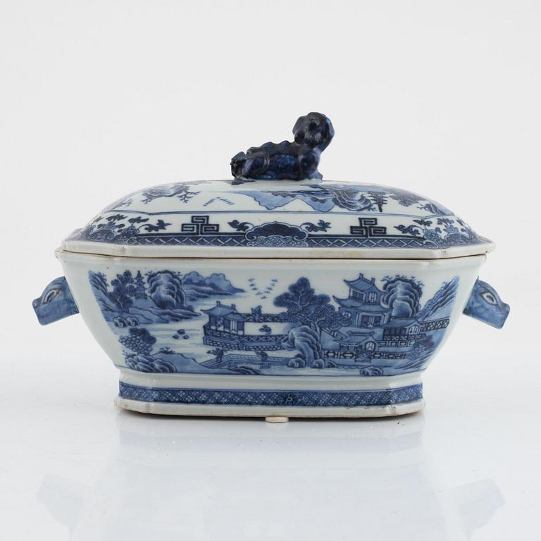 Terrin, porslin, Kina. Qianlong (1736-95).