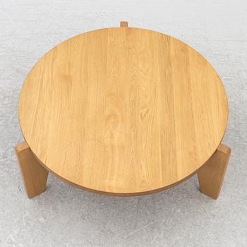 Jean Prouvé, a 'Guéridon Base' coffe table, Vitra, 21st century.