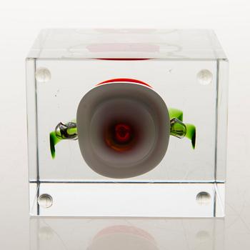 OIVA TOIKKA, AN ANNUAL CUBE, glass, signed Oiva Toikka Nuutajärvi 1997, numbered 373/2000.