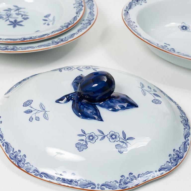 Rörstrand, a 124-piece 'Ostindia' service.
