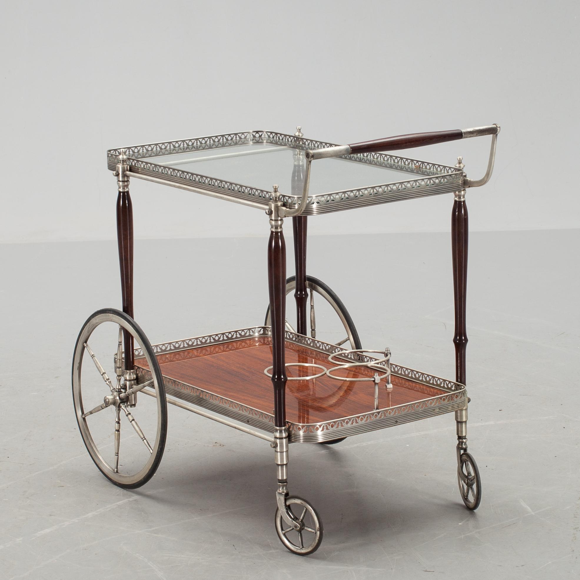 SERVERINGSVAGN, 1900-talets andra hälft.