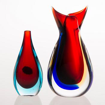 KONSTGLAS, 2 st, Murano, ena signerad Luigi Onesto, etikettmärkt Vetreria Artistica Oball. 1900-talets senare hälft.