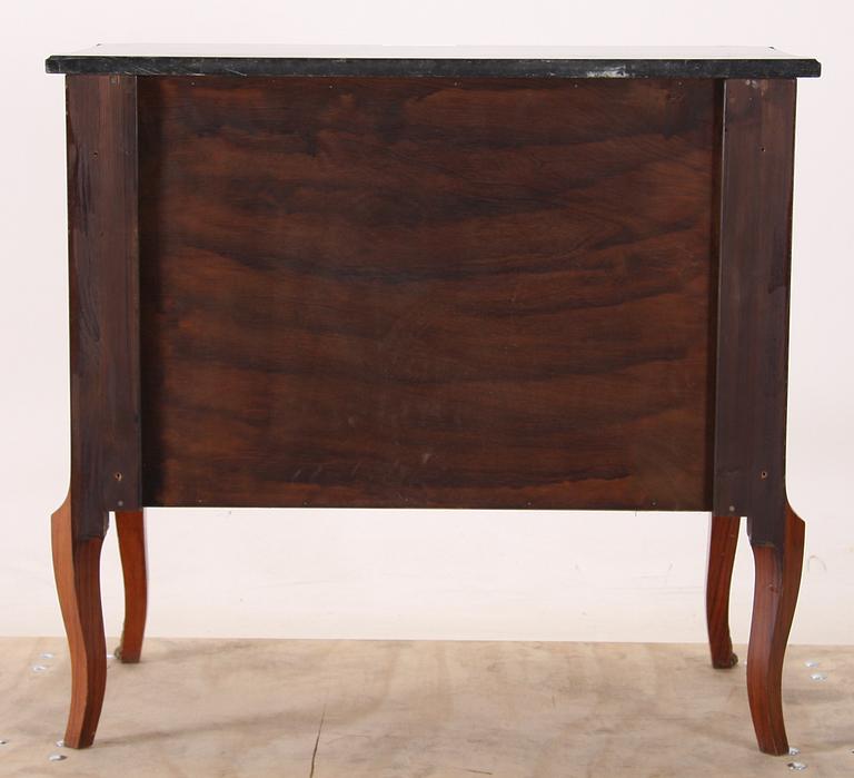 BYRÅ, gustaviansk stil, 1900-talets andra hälft.