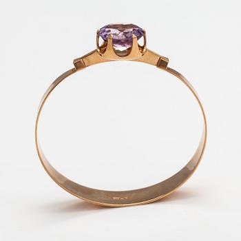 Elis Kauppi, A 14K gold and amethyst bracelet. Kupittaan kulta, Turku 1977.