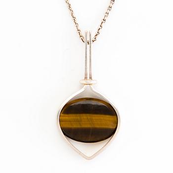 RIIPUS ja SORMUS, hopeaa, tiikerinsilmä, 1961.