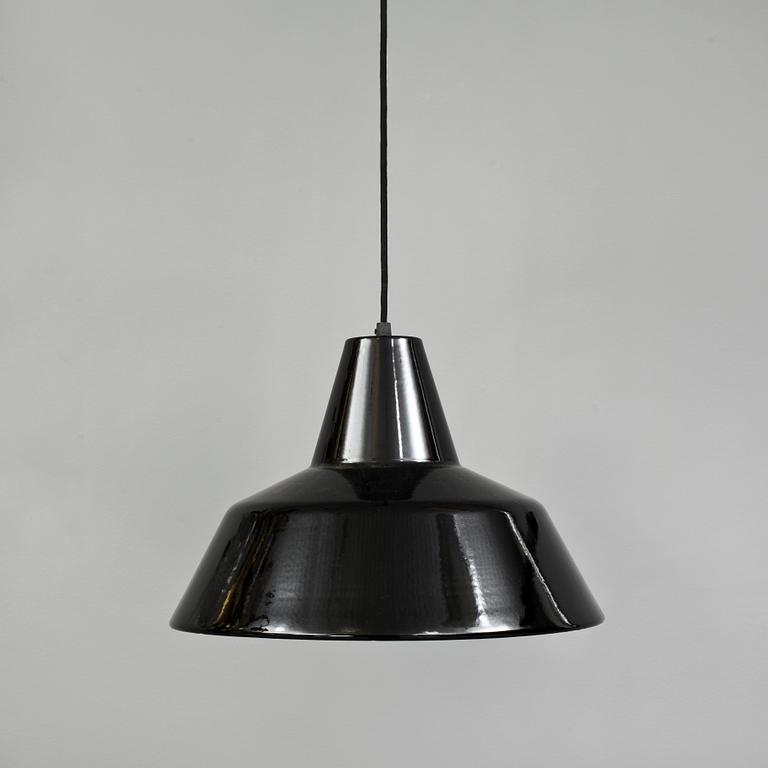 TAKLAMPA, Vaerkstedlampa, Arne Jacobsen, Louis Poulsen. Diam 40, h 27.