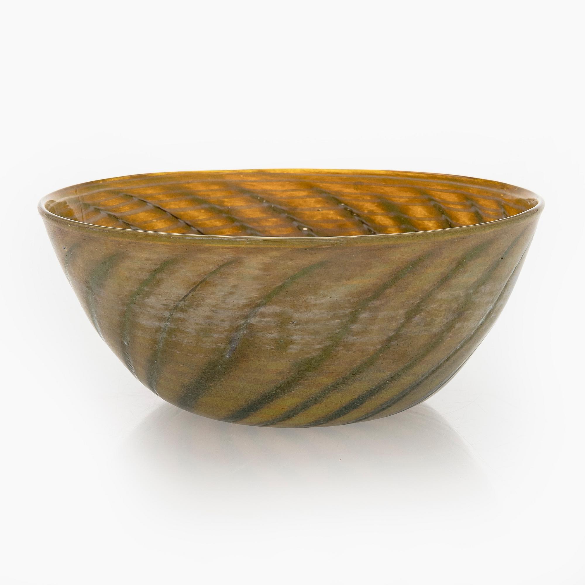 Oiva Toikka, Bowl, Pro Arte series. Signed Oiva Toikka Nuutajärvi Notsjö, 92/100, Stockmann 125.