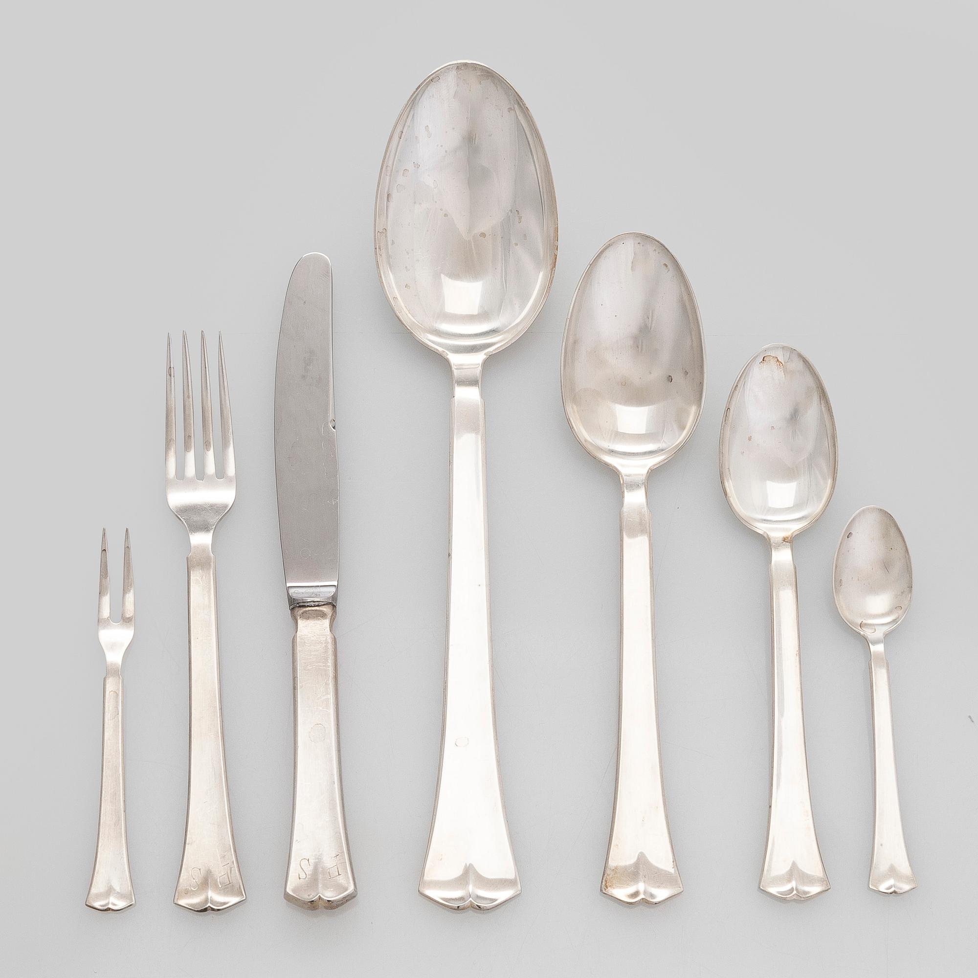A 35-piece set of 'Jousi' (Bow) silver cutlery, Kultakeskus, Hämeeninna 1953-1979.