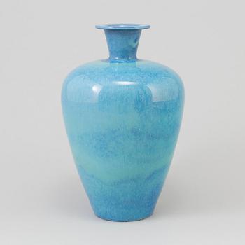 A Berndt Friberg stoneware vase, Gustavsberg studio, Sweden 1969.