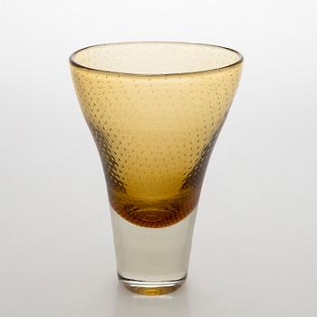 Gunnel Nyman, vas, modell "GN 12", signerad G. Nyman Nuutajärvi Notsjö 1947.