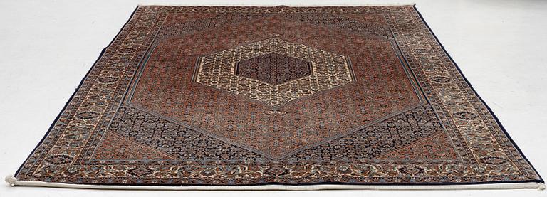 A Bidjar carpet a. 305 x 201 cm.
