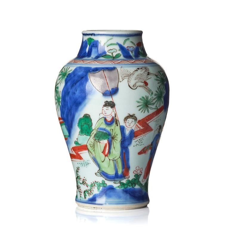 A wucai jar, Transition, 17th century.