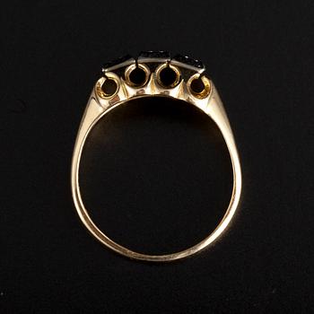 RING, 18K guld/vitguld. 8/8 slipade diamanter ca 0.045 ct. Vikt 4,5 g.