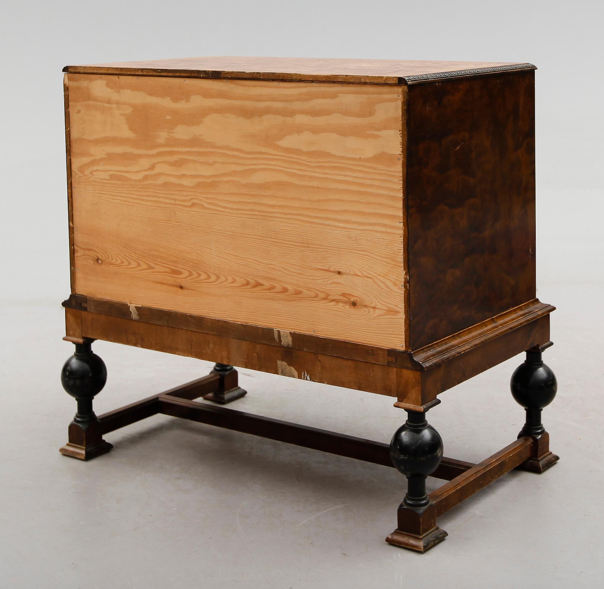 BYRÅ, art déco, tillskriven Carl Malmsten, 1900-talets första hälft.