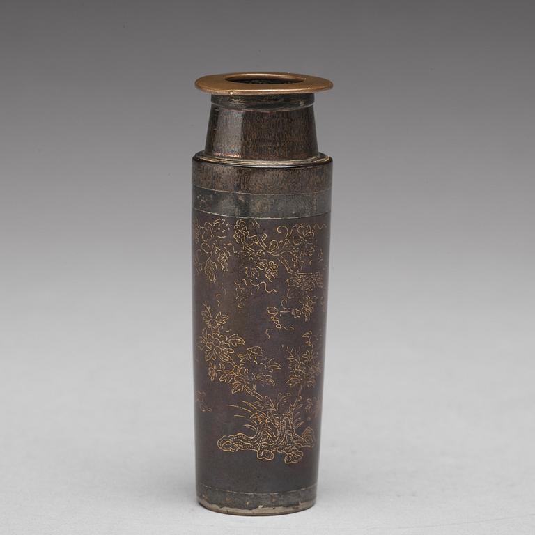 A small copper alloy vase, Qing dynasty (1644-1912).