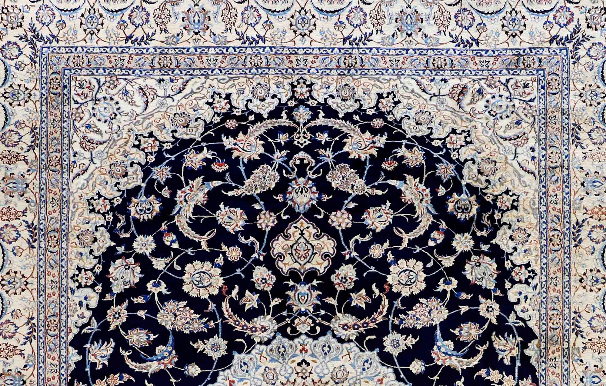 MATTA, Nain, part silk , s.k 9 LAA ,  430 x 300 cm.