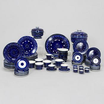 Ulla Procopé, A 82-piece dinnerware and coffee service, "Valencia", Arabia 1960s.