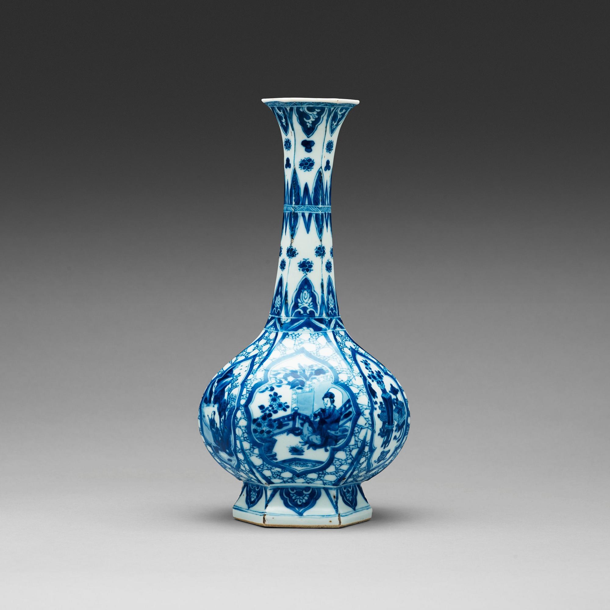 VAS, porslin. Qingdynastin, Kangxi (1662-1722).
