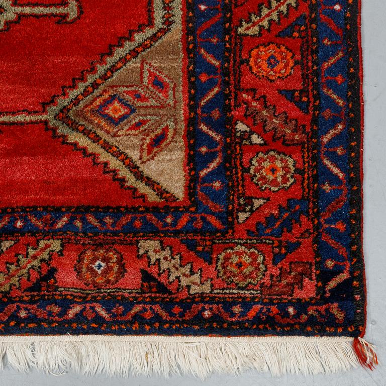 A rug, Old, Zaghe, ca 220 x 137 cm.