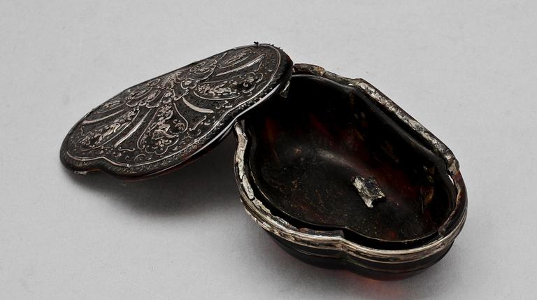 DOSA, silver och sköldpadd, senbarock, 1700-talets första hälft.