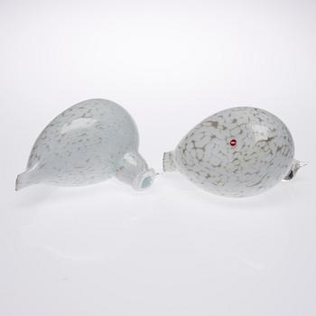 FIGURIINEJA, 2 kpl, lasia, signeerattu O. Toikka, Nuutajärvi, Finland.