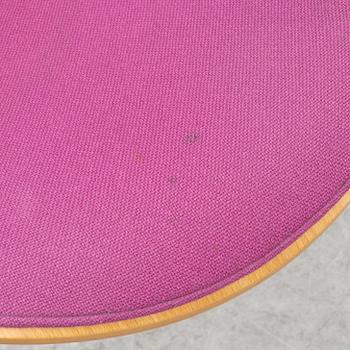 Arne Jacobsen, stolar, 6 st, "Sjuan", Fritz Hansen, Danmark, daterade 1991.